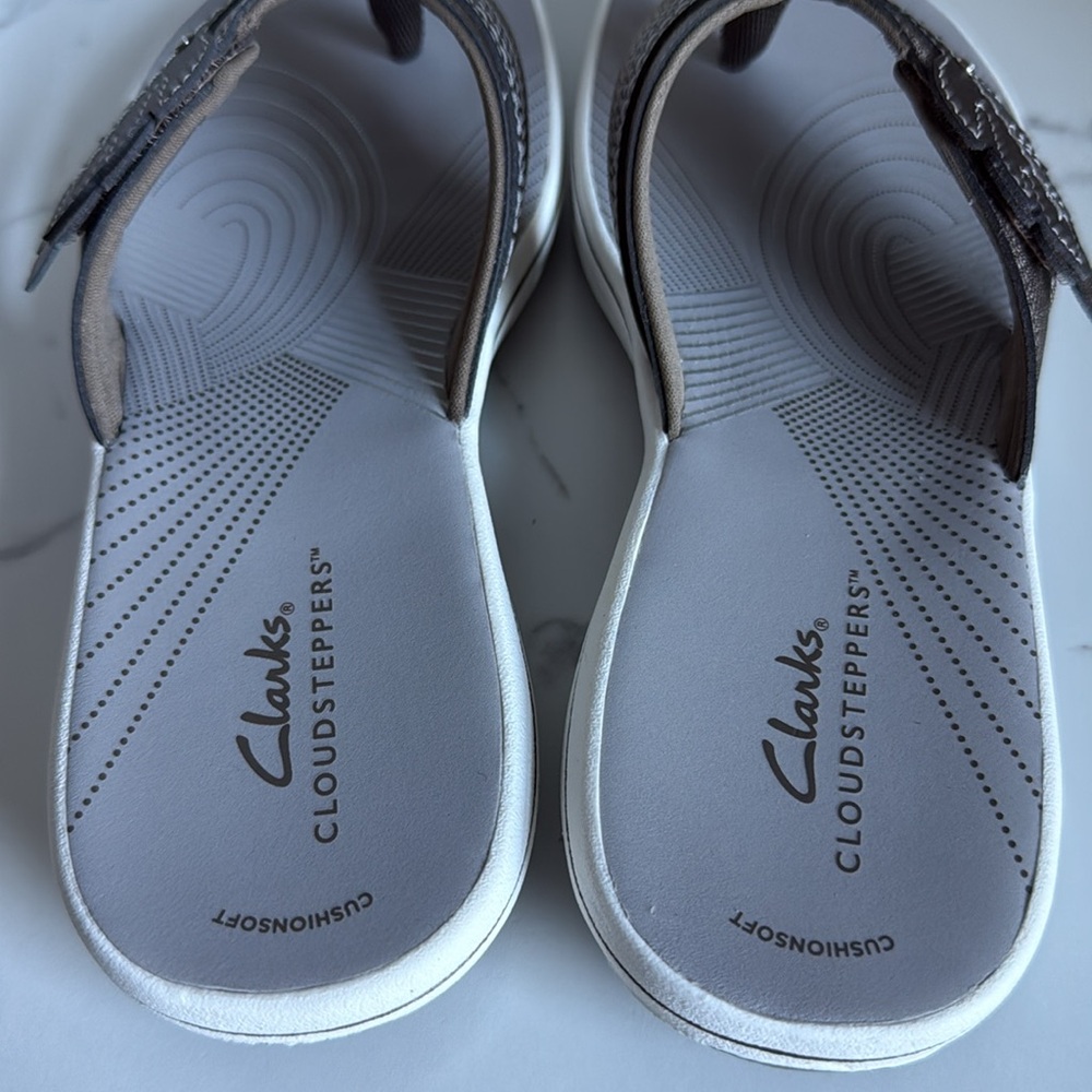 Clarks Women's Cloudsteppers Bronze Sandals - Picture 4 of 7